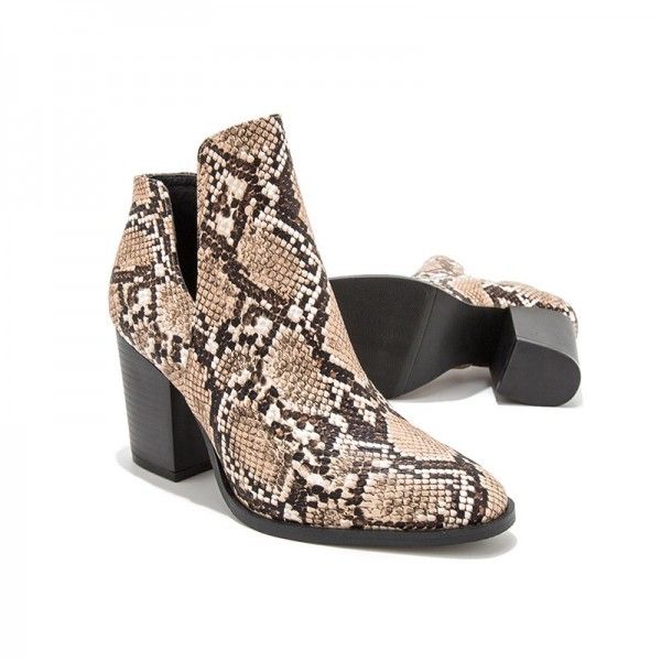 Snakeskin pattern ankle boots women's shoes cross-border European and American large size women's shoes 41-43 thick heel high heel printed boots