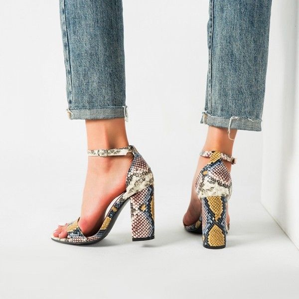 Sexy snakeskin-print sandals for women in the us and Europe in the summer of 2019