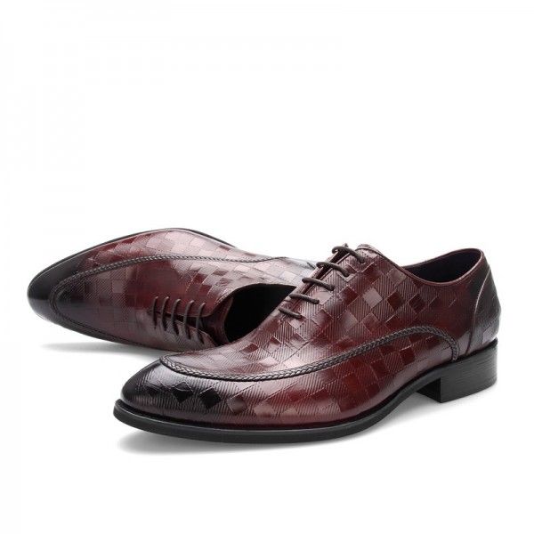 Amazon sells 2019 men's pointy business shoes for formal wear and casual embossed men's shoes