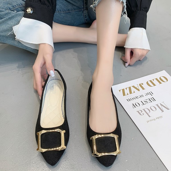 大码女鞋2022春秋季新款尖头绒面方扣...