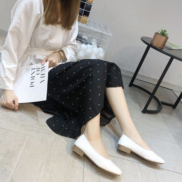 软底小皮鞋豆豆单鞋女2021春夏季新款妈妈鞋低跟休闲鞋一脚蹬女鞋